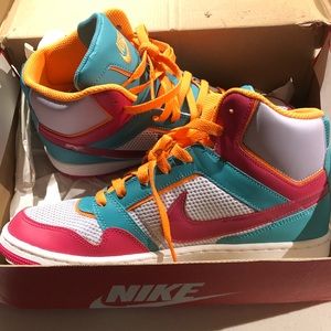 Size 9.5 Nike Dunks!
